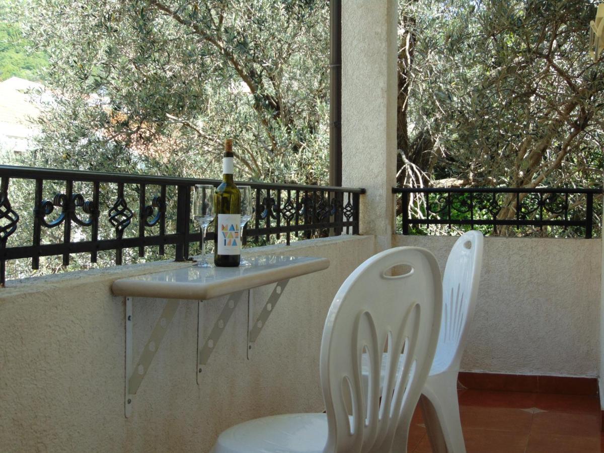 Ferienwohnung The Four Fish Petrovac na moru Exterior foto