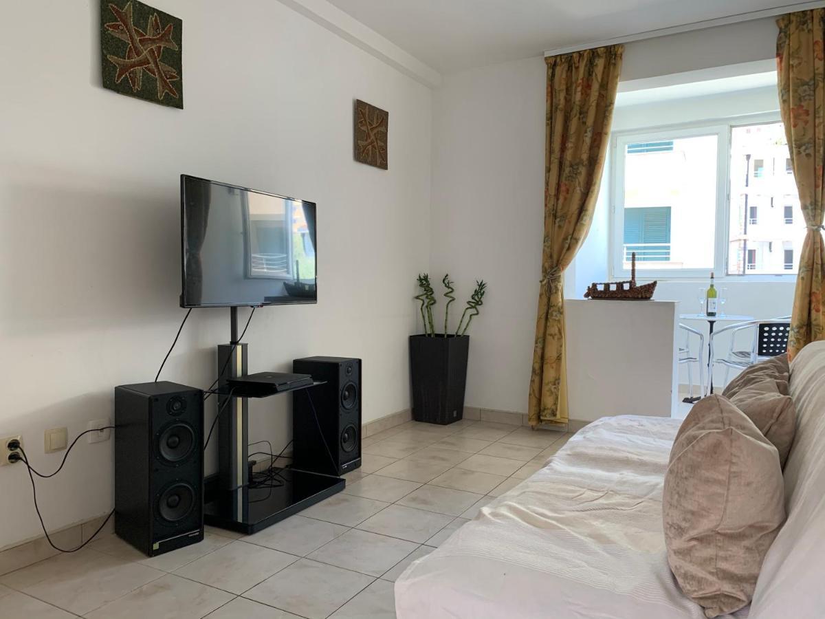Ferienwohnung The Four Fish Petrovac na moru Exterior foto