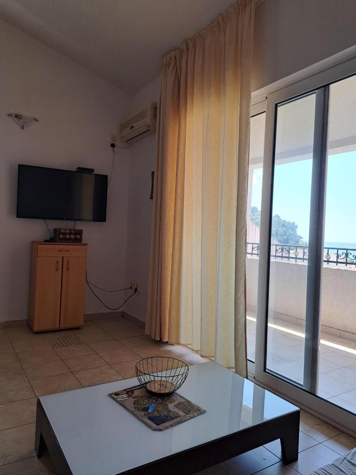 Ferienwohnung The Four Fish Petrovac na moru Exterior foto