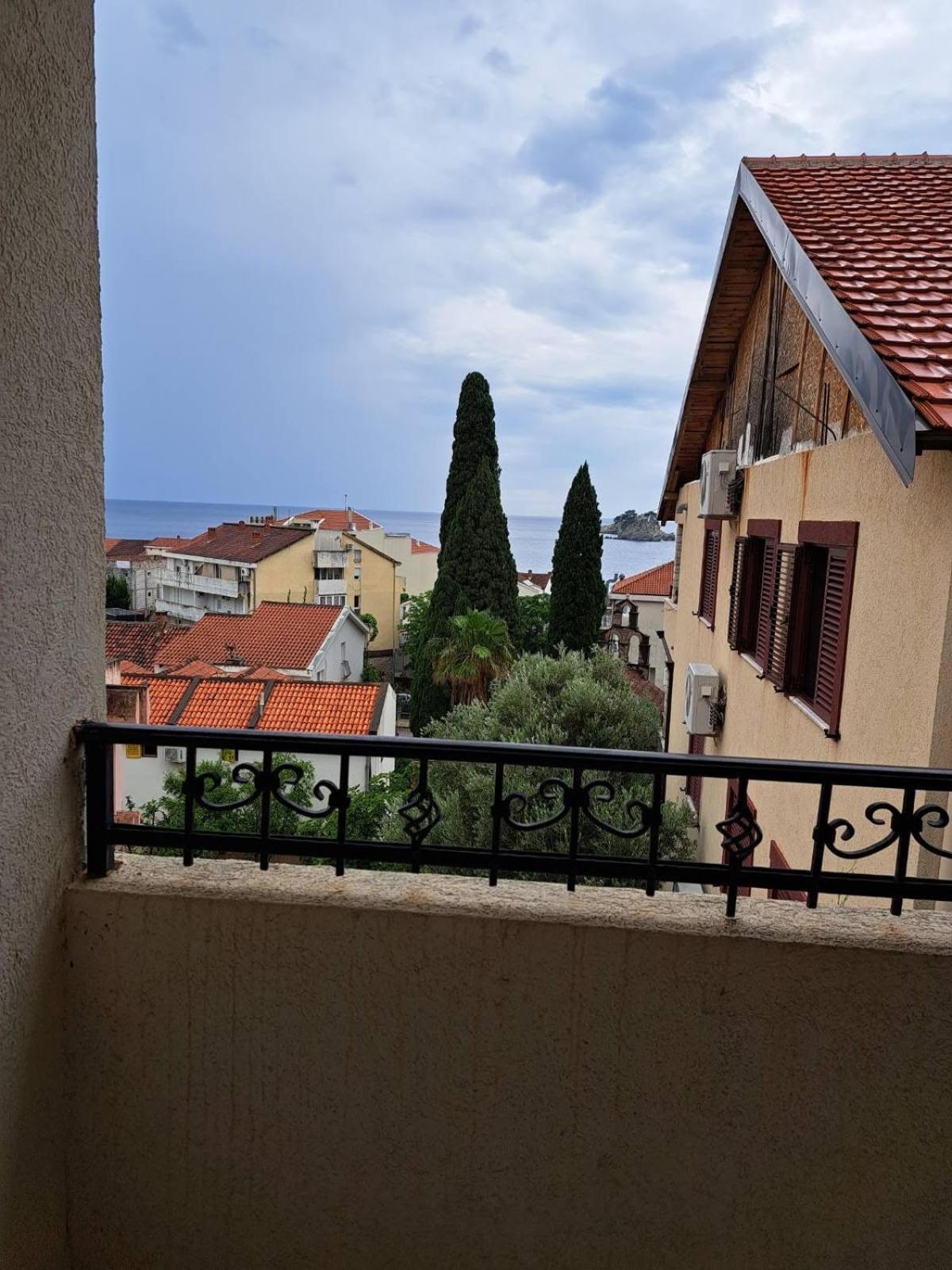 Ferienwohnung The Four Fish Petrovac na moru Exterior foto